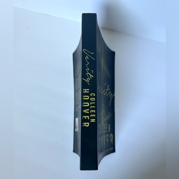 Verity by Colleen Hoover (Paperback) 🖤📚 - Picture 3 of 4